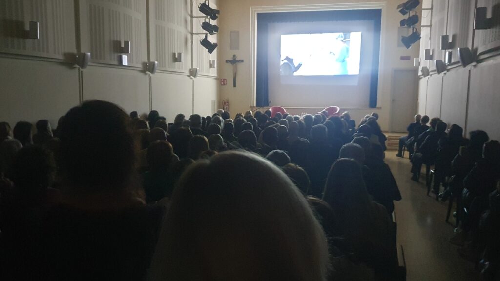 Sala piena al Teatro Zenucchini Rovato (BS), 07 marzo 2023